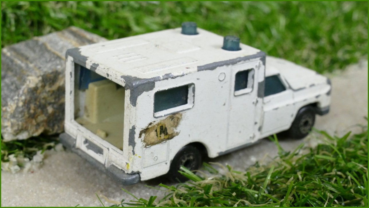 Model Autíčka Matchbox Lesney No.41 - Ambulance - bez zadních dveří