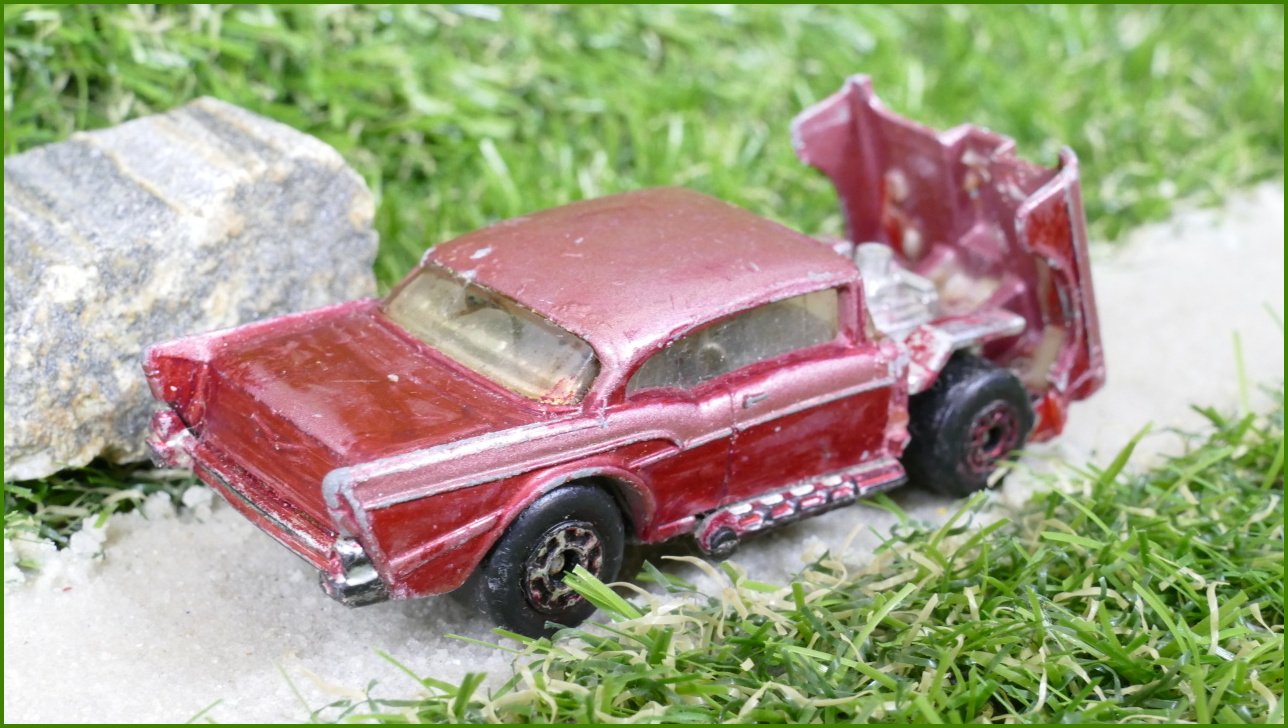 Model Autíčka Matchbox Lesney ´57 Chevy - nabarvený, jeden pant kapoty ulomen