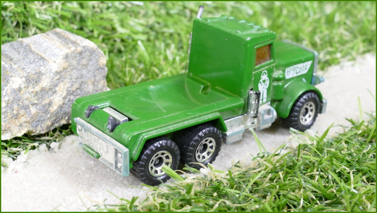 Model Autíčka Matchbox Lesney Peterbilt - poškození
