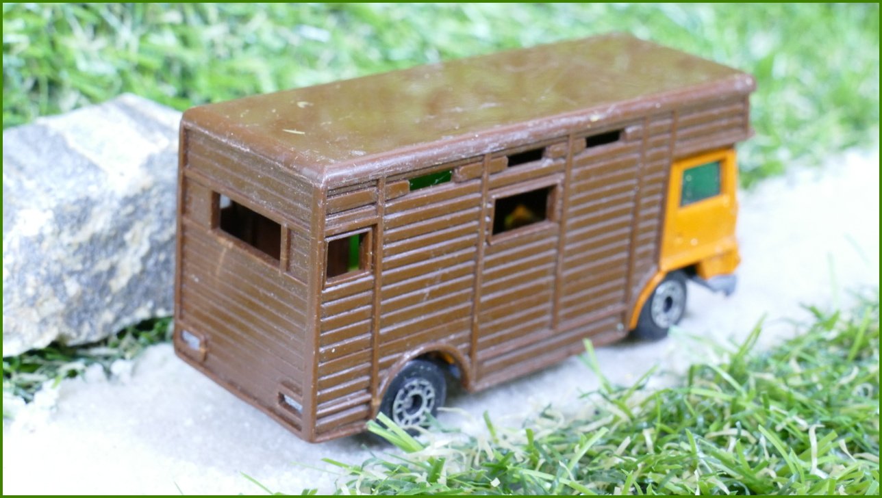 Model Autíčka Matchbox Lesney No.40 - Horse Box