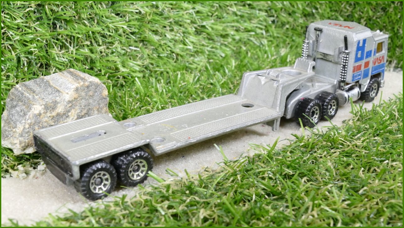 Model Autíčka Matchbox Lesney Kenworth s návěsem