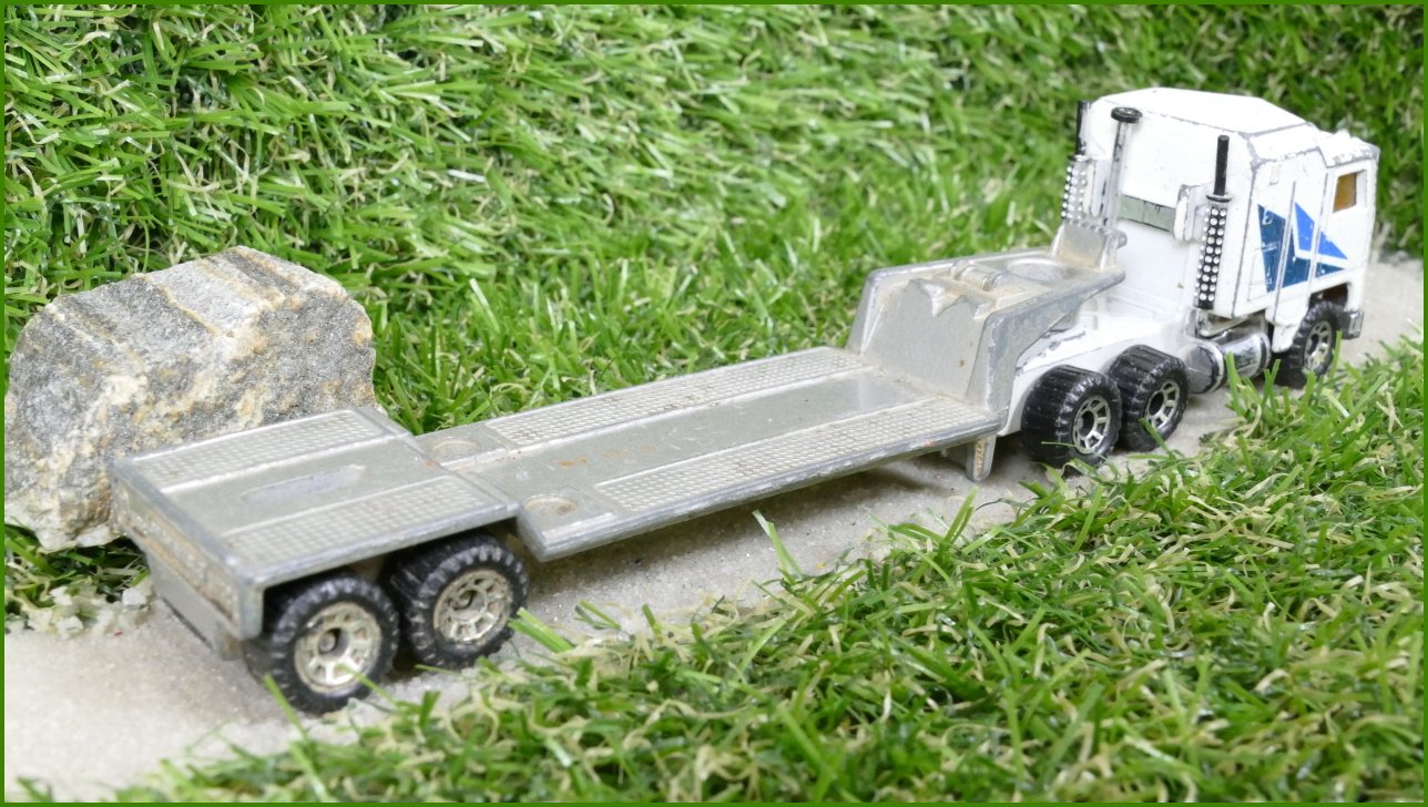 Model Autíčka Matchbox Lesney Kenworth s návěsem