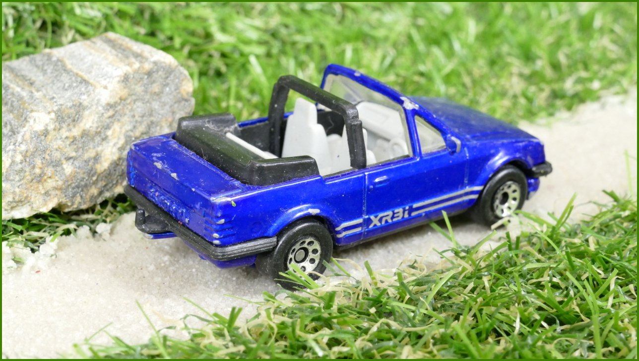 Autíčko Matchbox (Thailand) Ford Escort