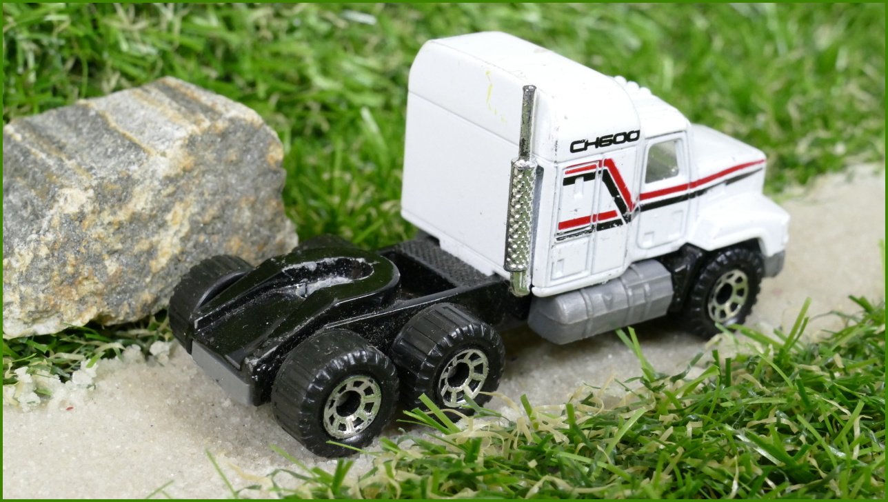 Autíčko Matchbox (Thailand) Mack CH600