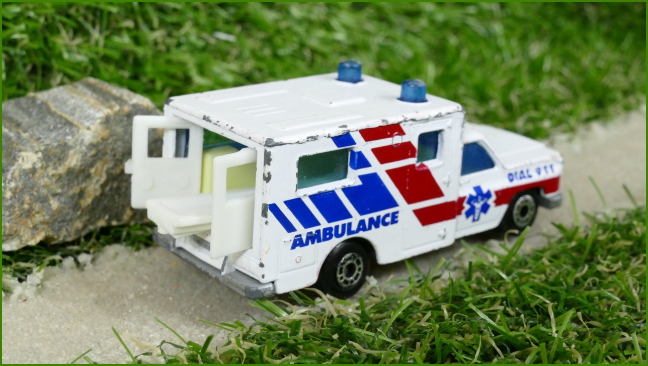 Autíčko Matchbox (China) Ambulance