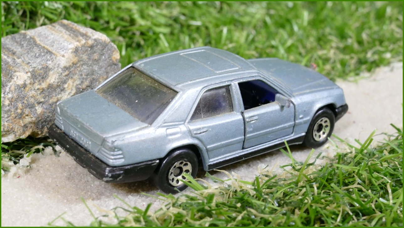 Autíčko Matchbox (Macau) Mercedes-Benz 300E