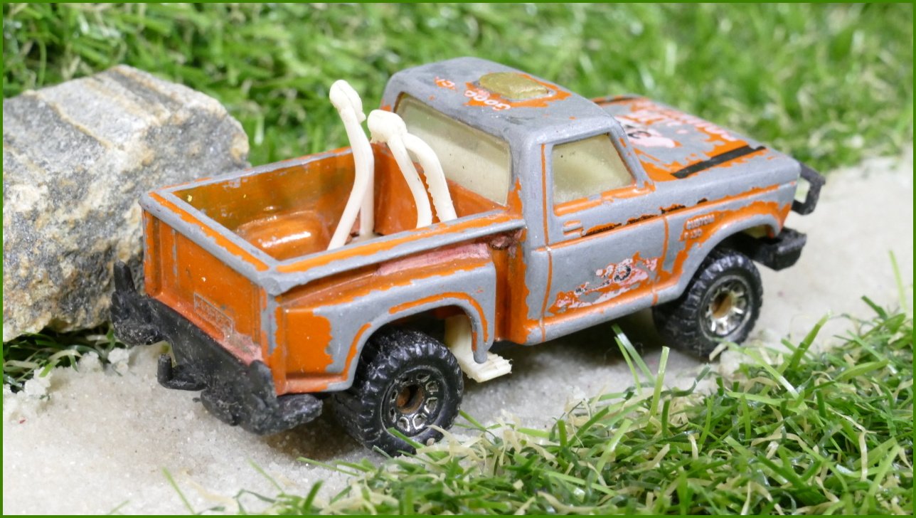 Autíčko Matchbox (Macau) Flareside Pick-Up - vady