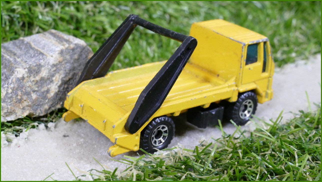 Matchbox Autíčko Angličák (Macau) Ford Cargo Skip Truck