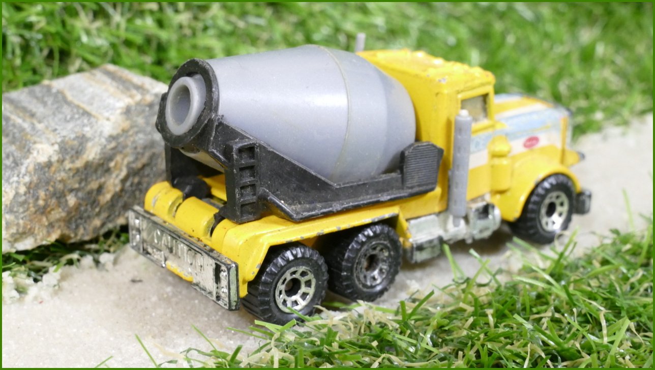 Matchbox Autíčko Angličák (Macau) Peterbilt - vada jeden výfuk