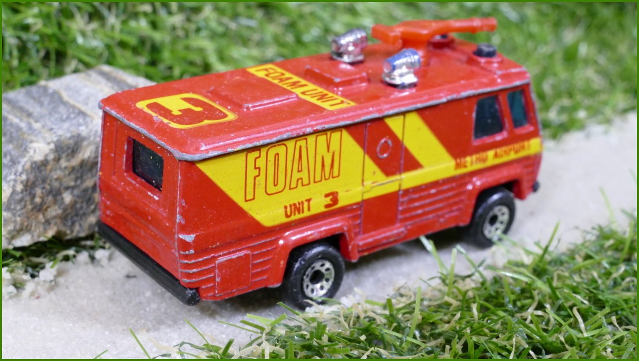 Matchbox Autíčko Angličák (Macau) Command Vehicle