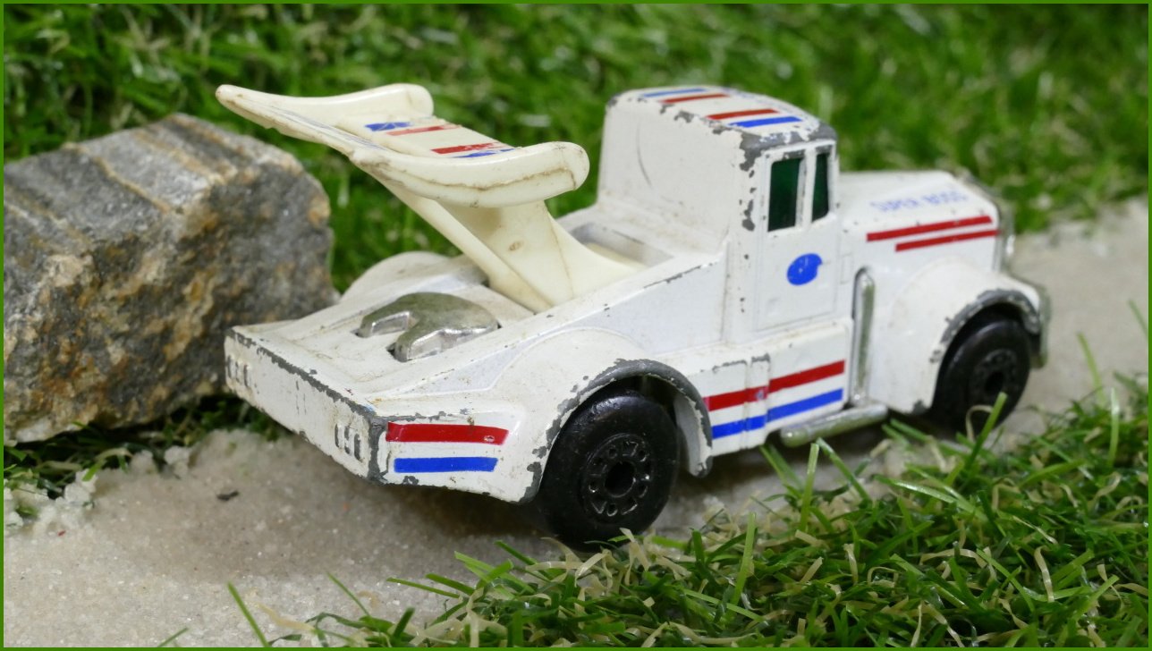 Matchbox Autíčko Angličák (Macau) Kenworth - lepené zadní křídlo