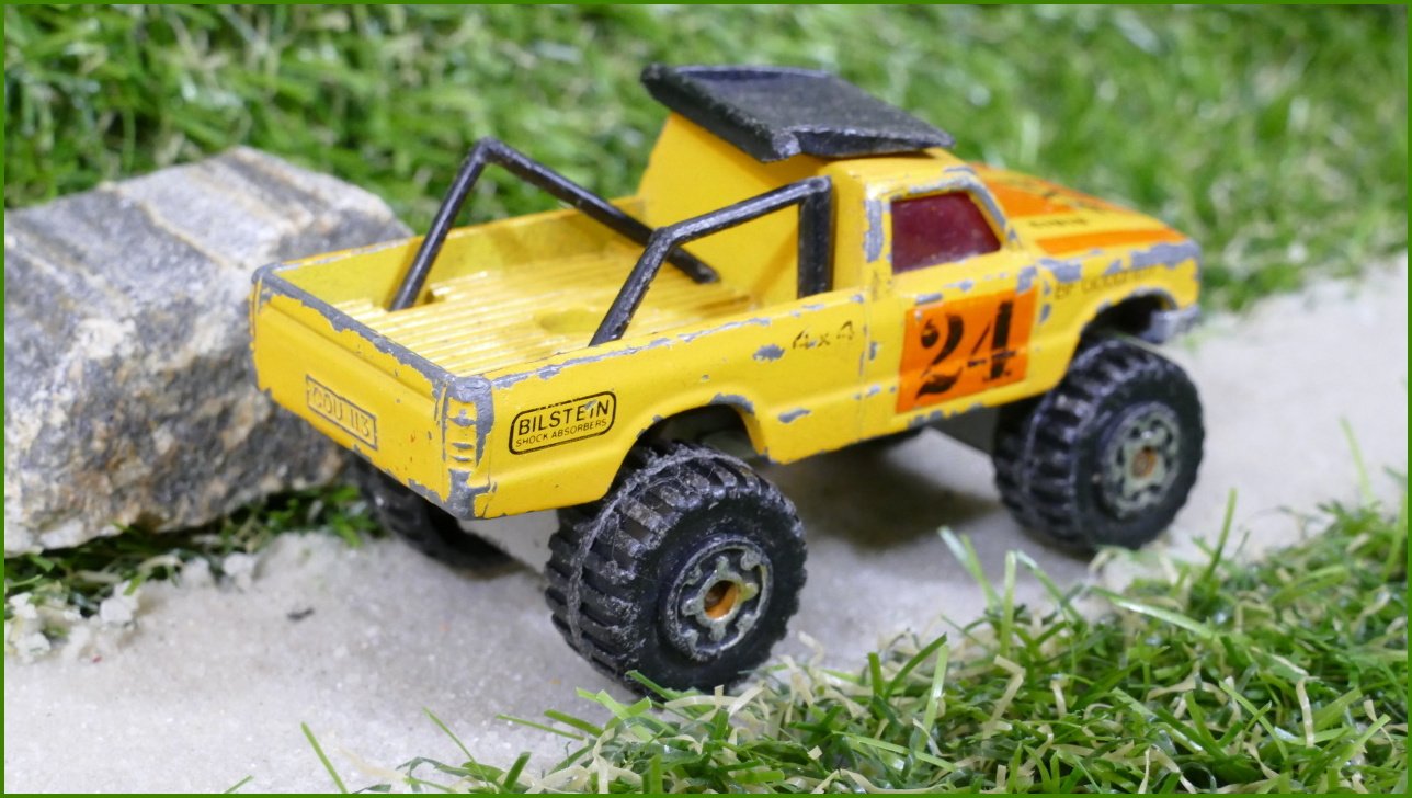 Matchbox Autíčko Angličák (Macau) 4x4 Open Back Truck - vada střechy a držáků