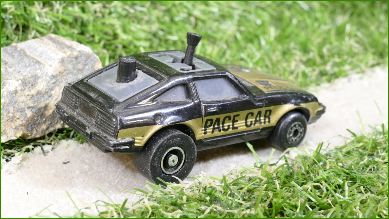 Matchbox Autíčko Angličák Trickshifters Pace Car - funkční řazení, nefunkční setrvačník