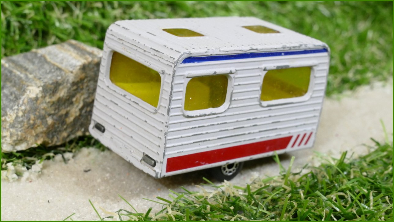 Matchbox Autíčko Angličák Caravan