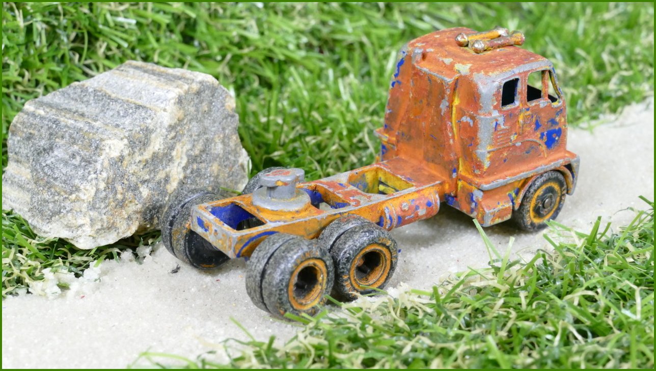 Model Autíčka Matchbox Lesney No.9 - Hendrickson Tractor