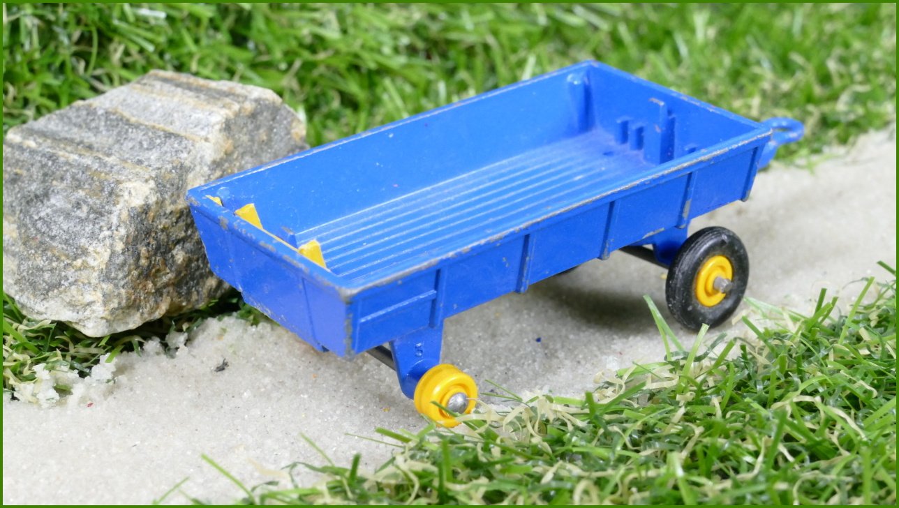 Model Autíčka Matchbox Lesney No.40 - Hay Trailer - bez zadních pneu