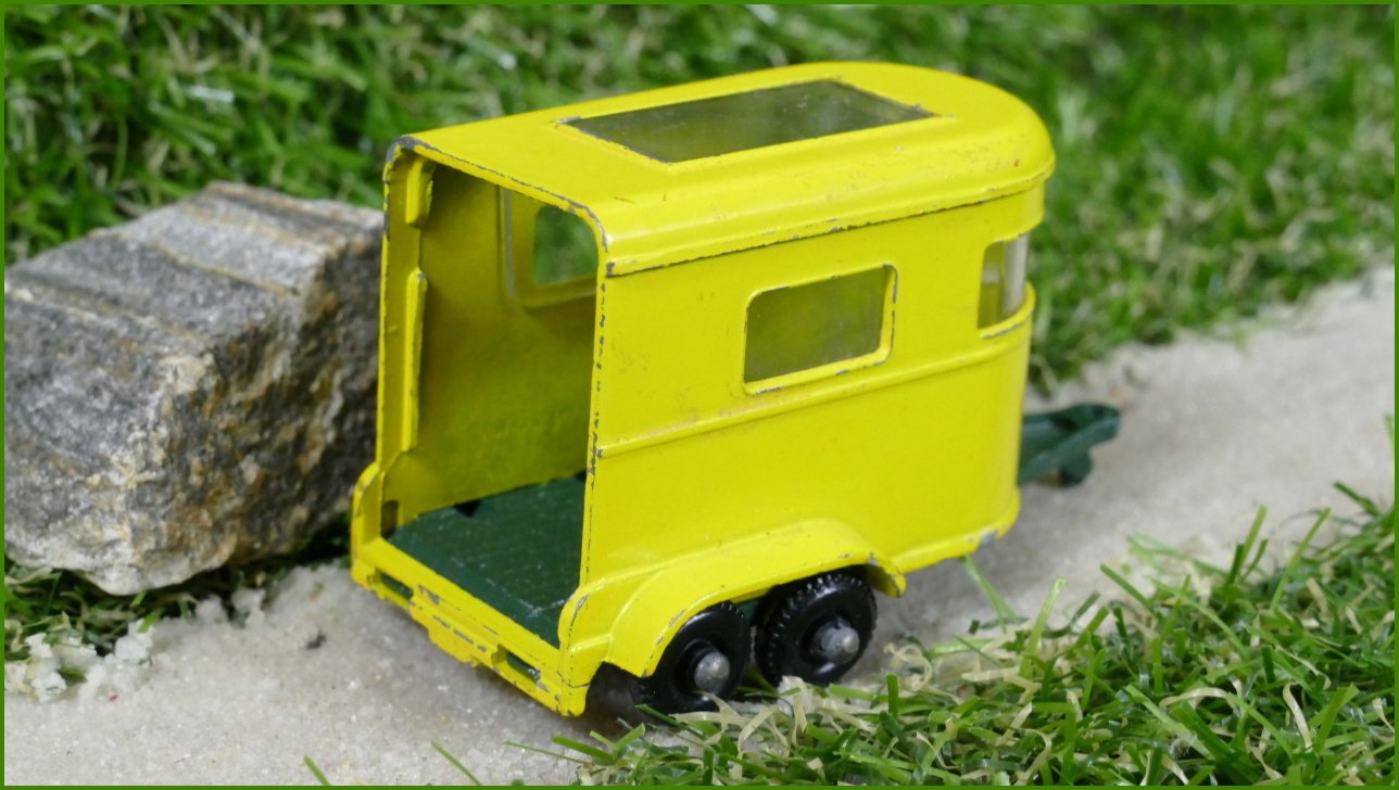 Model Autíčka Matchbox Lesney No.43 - Pony Trailer - bez zadní rampy