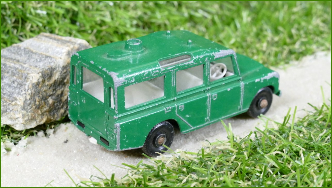 Model Autíčka Matchbox Lesney No.12 - Land Rover Safari