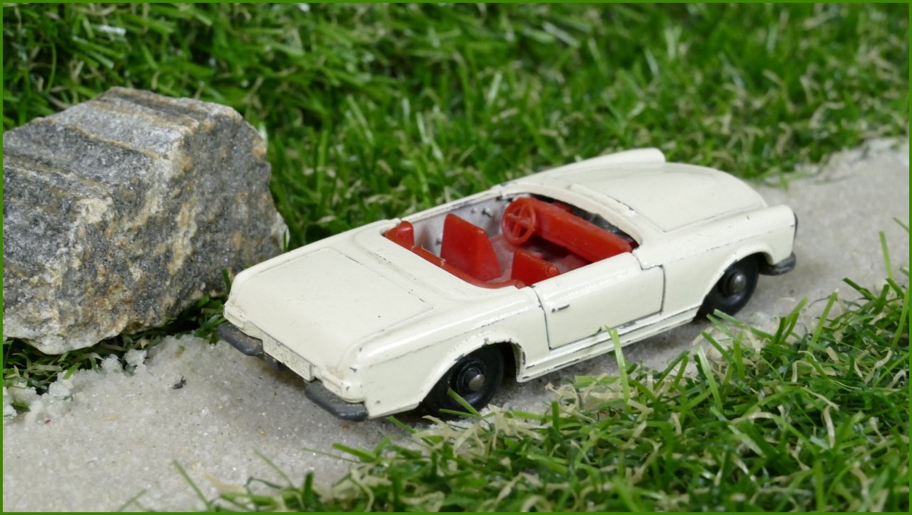 Model Autíčka Matchbox Lesney No.27 - Mercedes 230 SL - bez předního skla