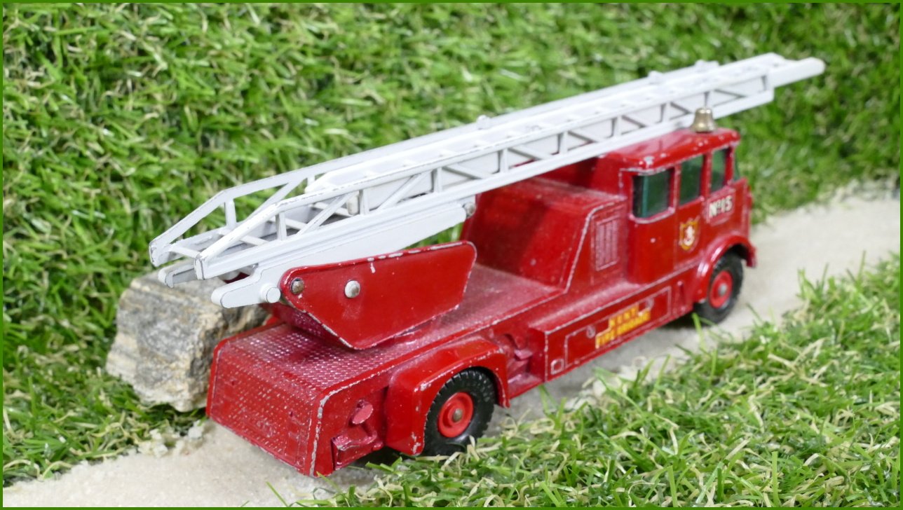 Model Autíčka Matchbox Lesney No.15 - Merryweather Fire Engine