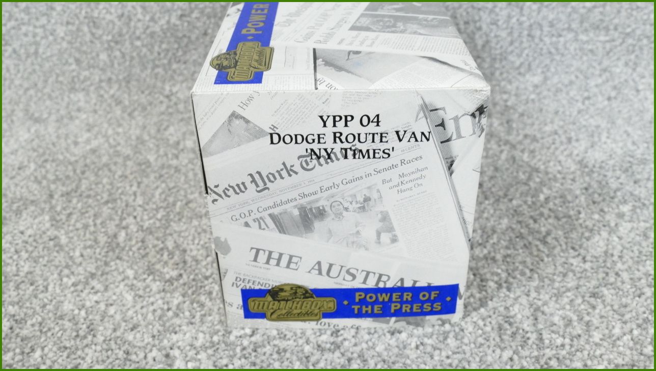 Matchbox Autíčko s Krabičkou YPP 04 - Dodge Route Van