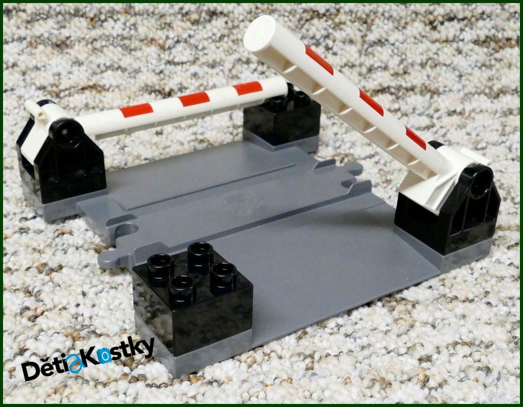 Lego® Duplo® Železniční Přejezd s novějšími závorami