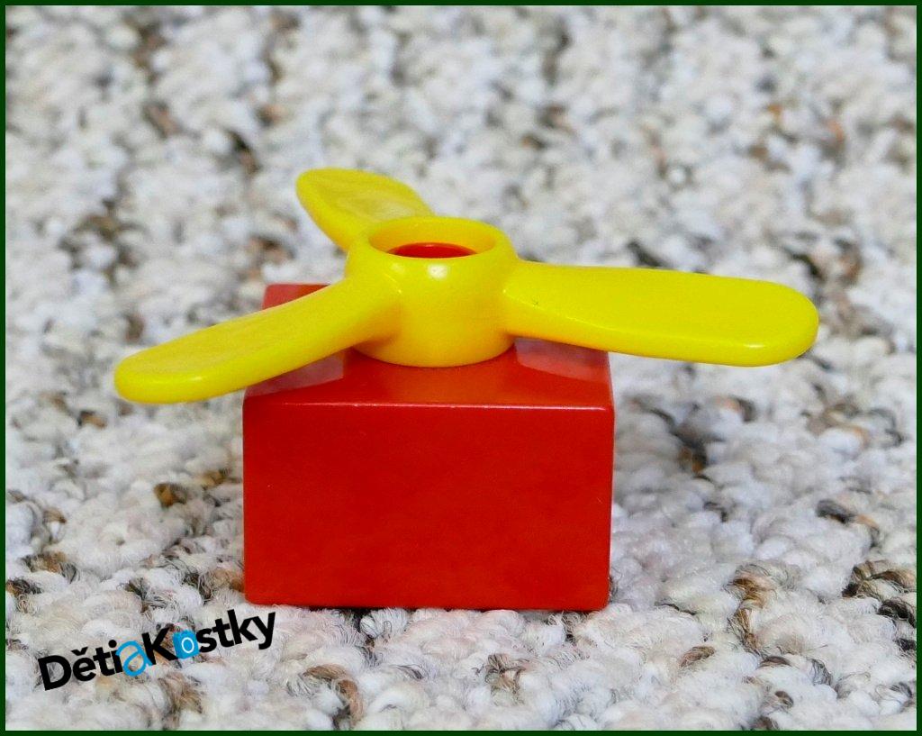 Lego® Duplo® Kostka 2x2 Červená se Žlutou Vrtulí (INV)