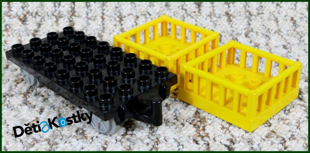 Lego® Duplo® Vagon (Černý Podvozek) s Nízkými Kontejnery - Ohrádky