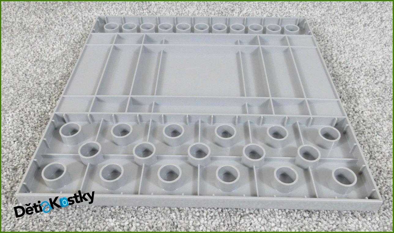 Lego® Duplo® Podložka/Deska 12x12 Světle Šedá s Cestou a Nájezdy