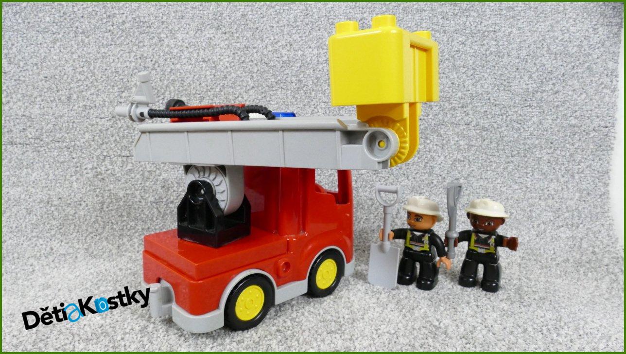 Lego® Duplo® Hasičské Auto s Otočným Žebříkem a Dvěma Hasiči