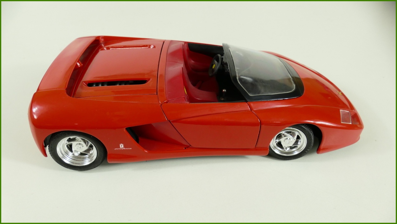 Model Guiloy 1:18 - Ferrari Mythos