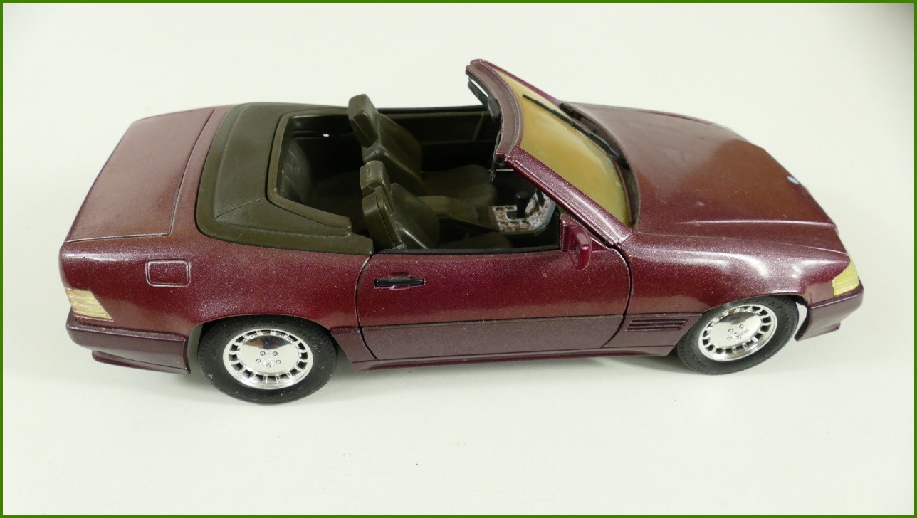 Model Made in Thailand 1:18 - Mercedes-Benz 500 SL (1989) - Viz Popis