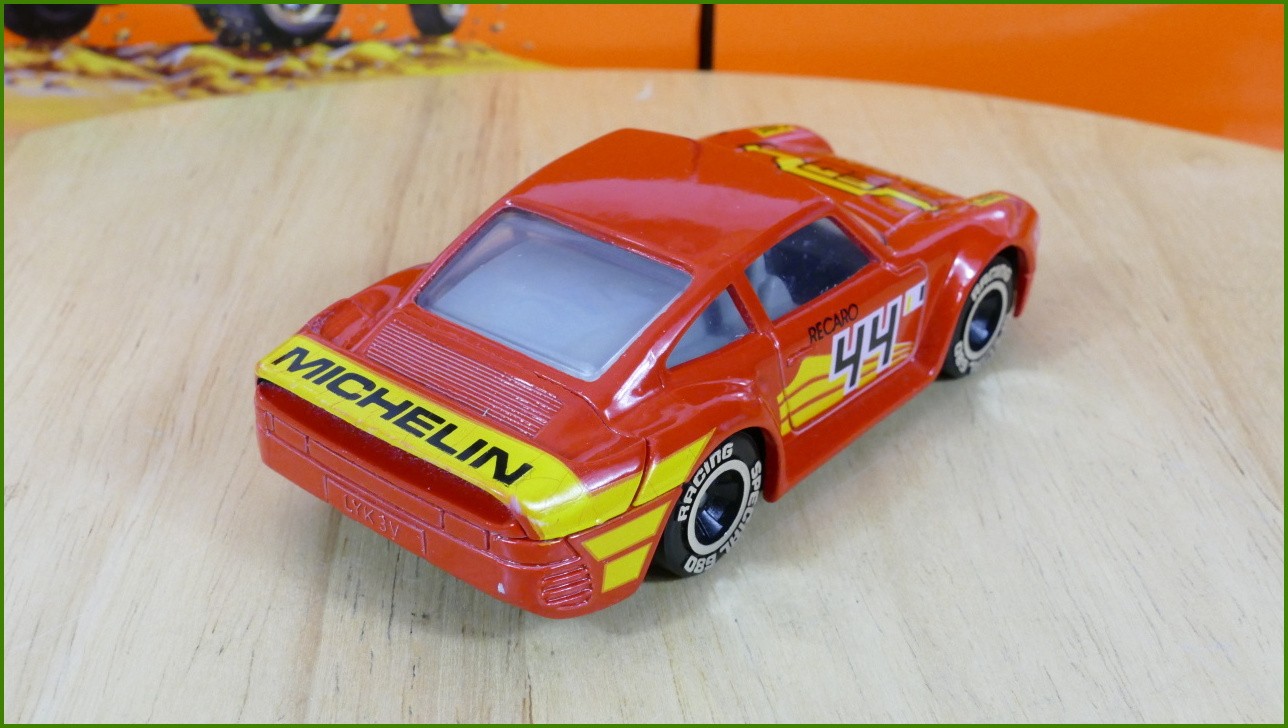 Angličák Autíčko Matchbox Specials SP13 - Porsche 959
