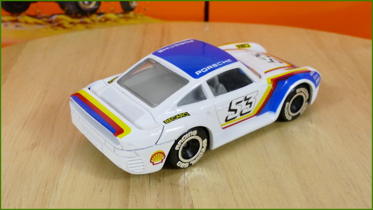 Angličák Autíčko Matchbox Specials SP14 - Porsche 959