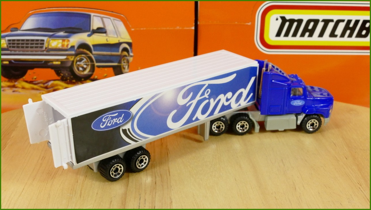 Model Matchbox Convoy Ford Aeromax - Ford Trailer