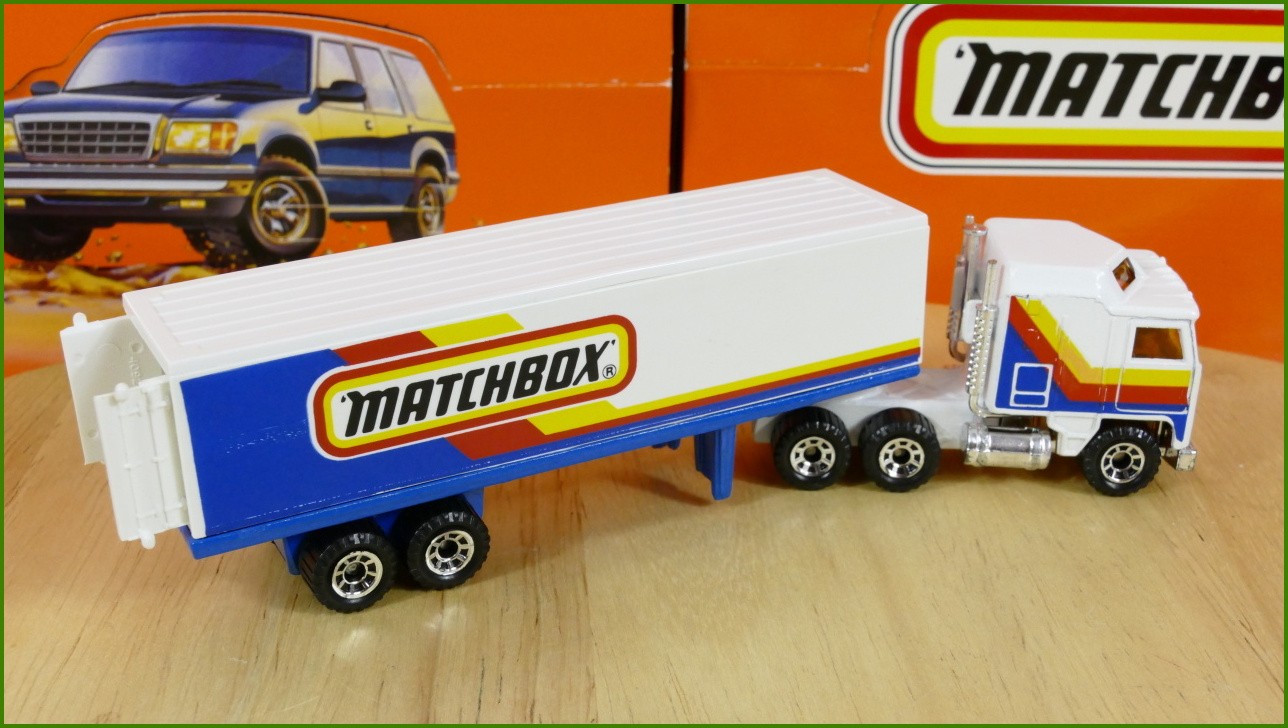 Model Matchbox (Made in Macau) Convoy Kenworth - Matchbox Trailer