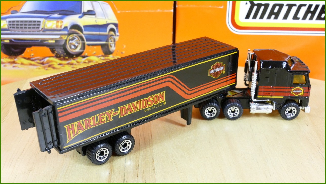 Model Matchbox Convoy Kenworth - Harley-Davidson Trailer
