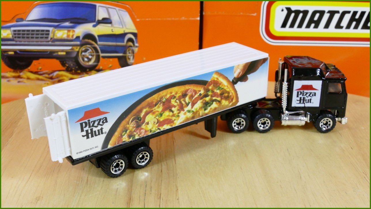 Model Matchbox Convoy Kenworth - Pizza Hut Trailer