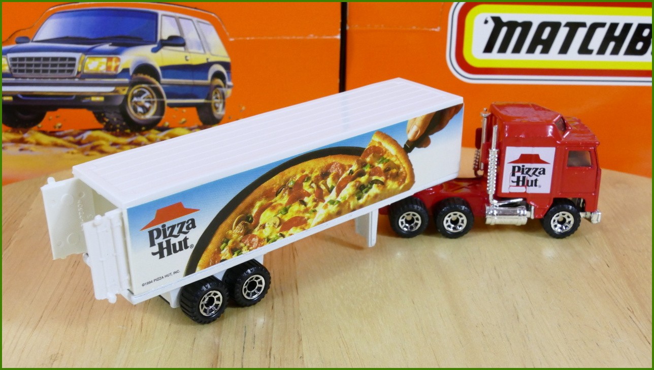 Model Matchbox Convoy Kenworth - Pizza Hut Trailer