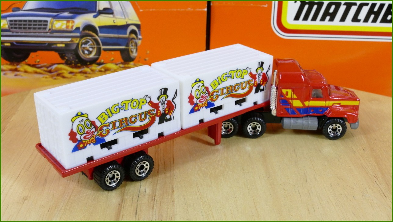Model Matchbox Convoy CY-28 - Mack CH600 - Big-Top Circus Trailer