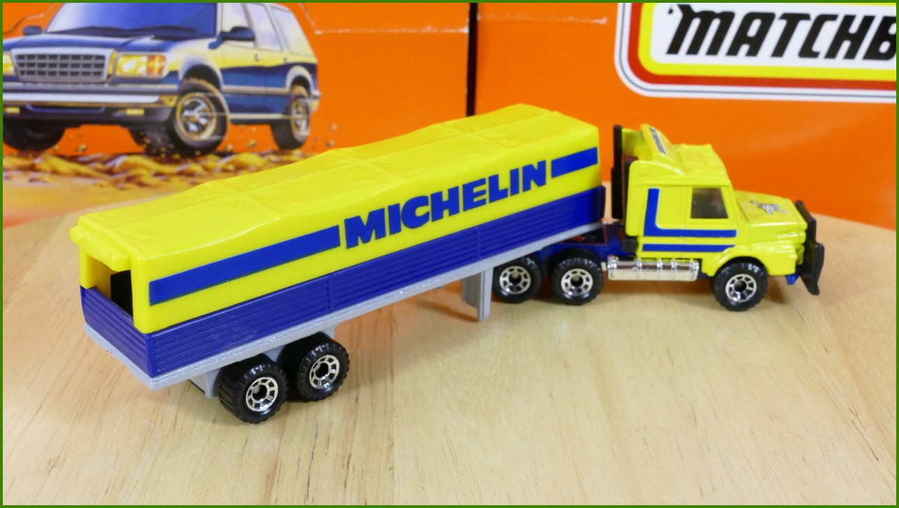 Model Matchbox Convoy CY-23 - Scania - Michelin Trailer