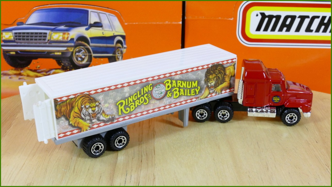 Model Matchbox Convoy Mack CH600 - Ringling Barnum Trailer