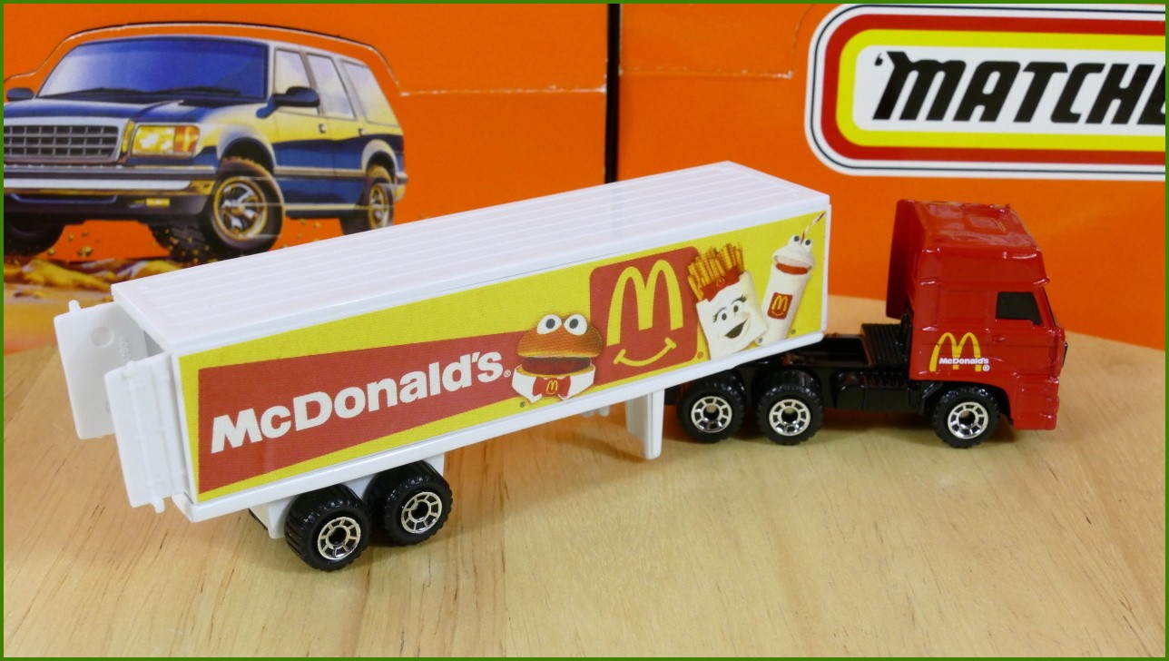 Model Matchbox Convoy DAF 3300 Space Cab - McDonald´s Trailer