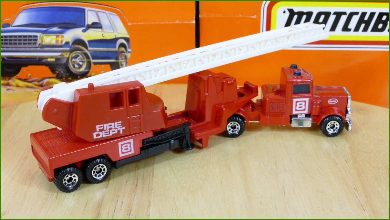 Model Matchbox Convoy CY 13 - Peterbilt - Fire Dept