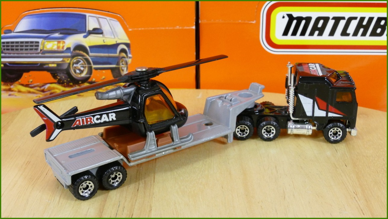 Model Matchbox Convoy CY 11 - Kenworth - Helicopter Trailer - praskinky plastové krabičky