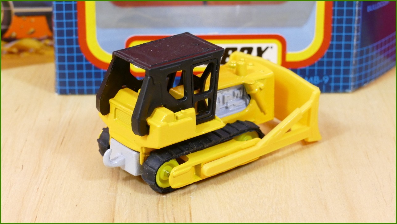 Matchbox Model MB-9 - Bulldozer