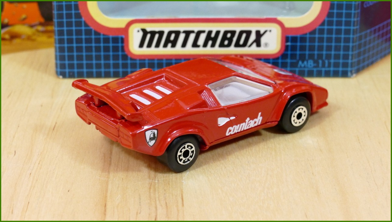 Matchbox Model MB-11 - Lamborghini Countach