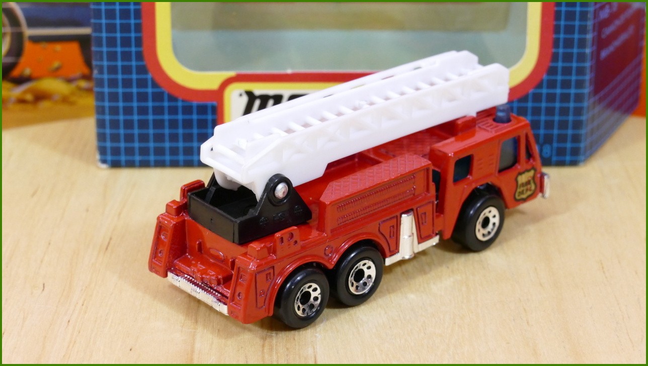 Matchbox Model MB-18 - Fire Engine