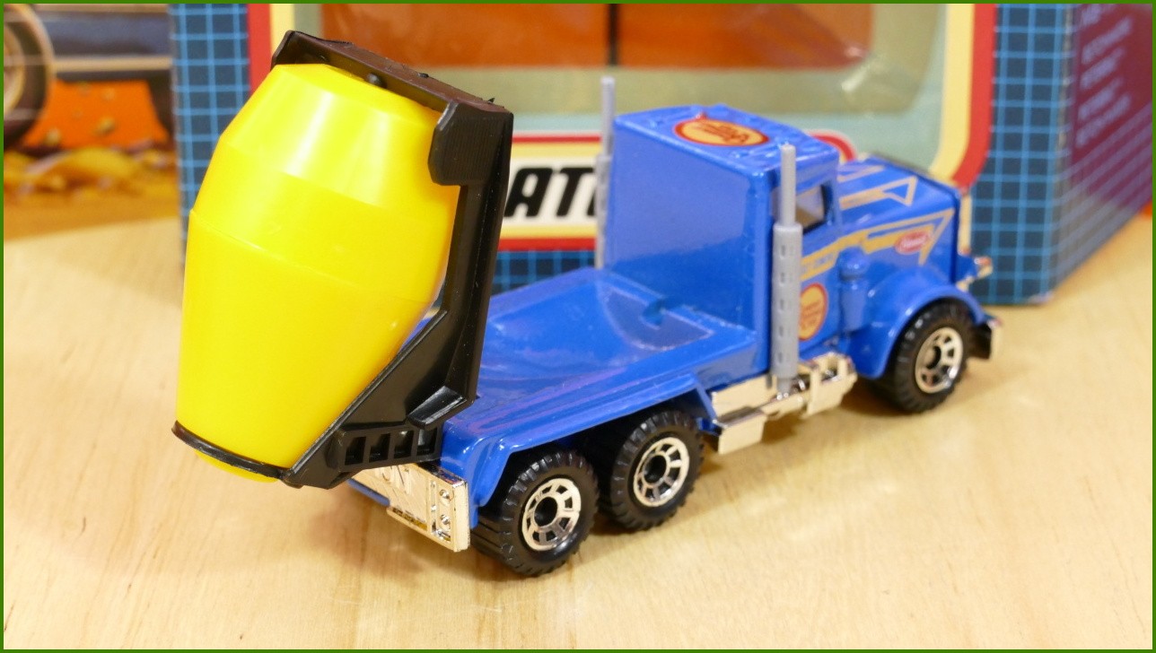 Matchbox Model MB-19 - Peterbilt Beton Mixer