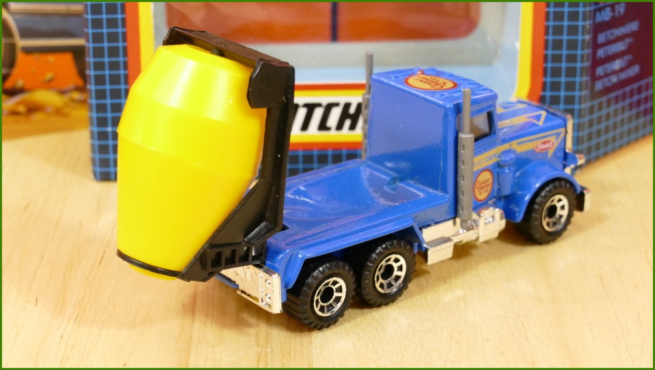 Matchbox Model MB-19 - Peterbilt Beton Mixer